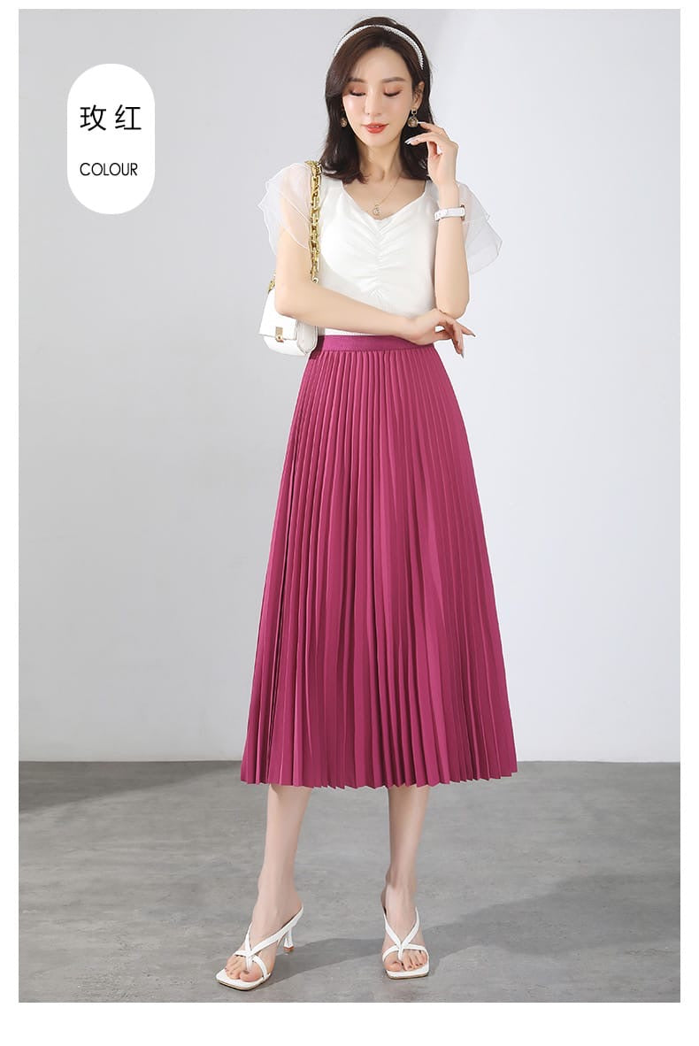 Monochrome pleated skirt pink