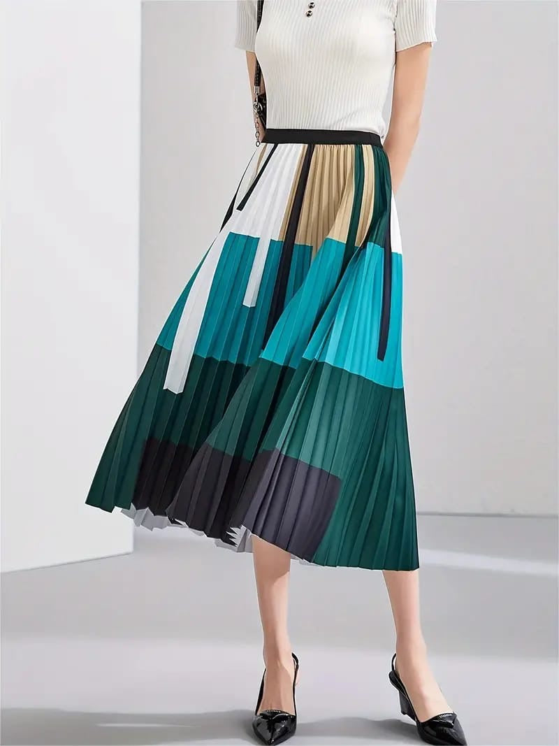 Geometric printed skirt