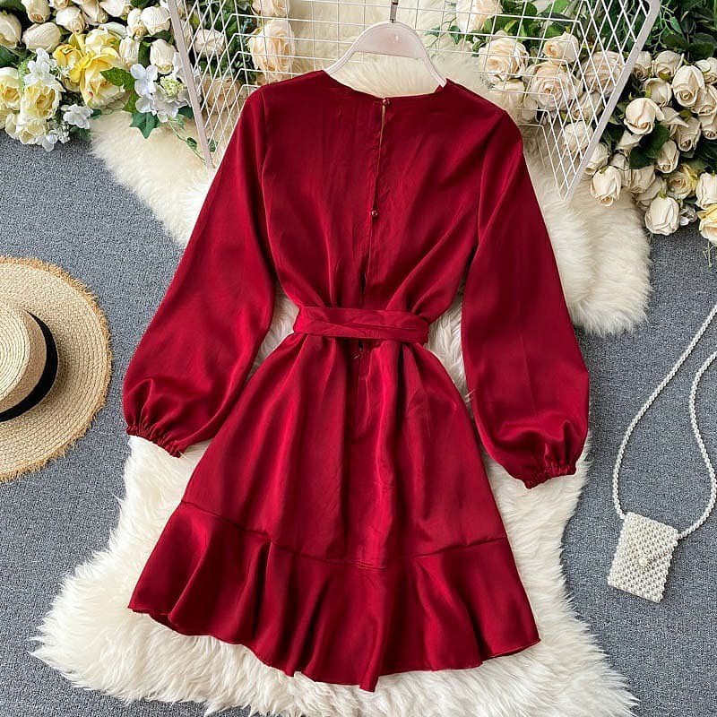 Selena satin dress red