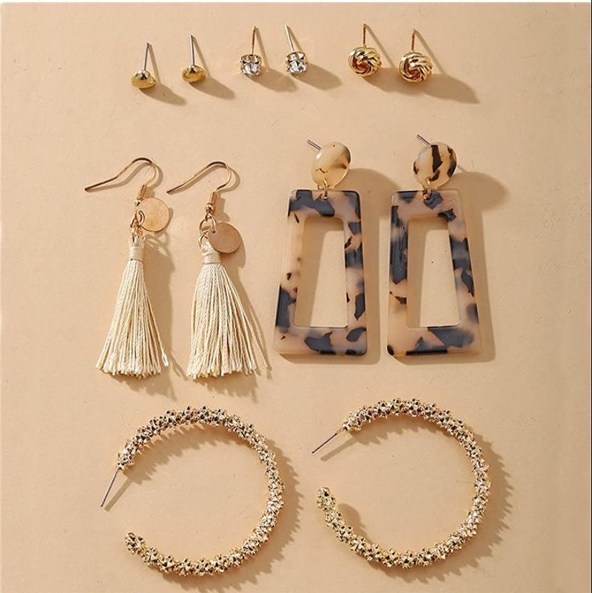 The elegant statement earring set